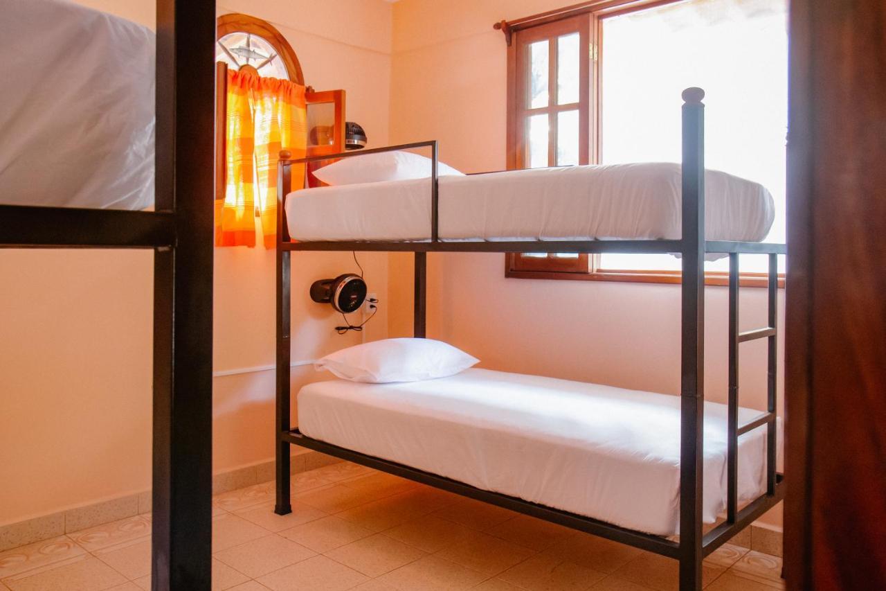 La Casona Hostel Пуэрто-Эскондидо Экстерьер фото