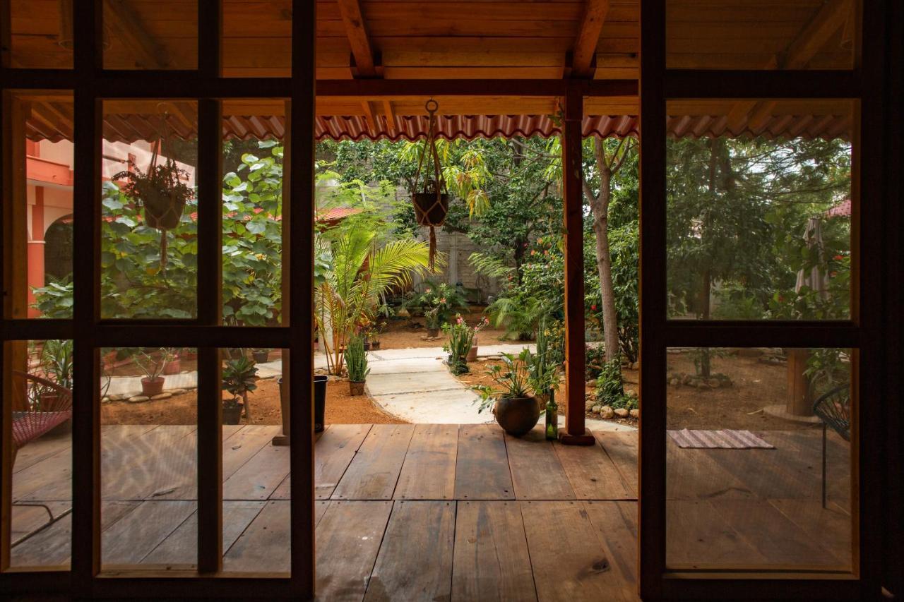 La Casona Hostel Пуэрто-Эскондидо Экстерьер фото