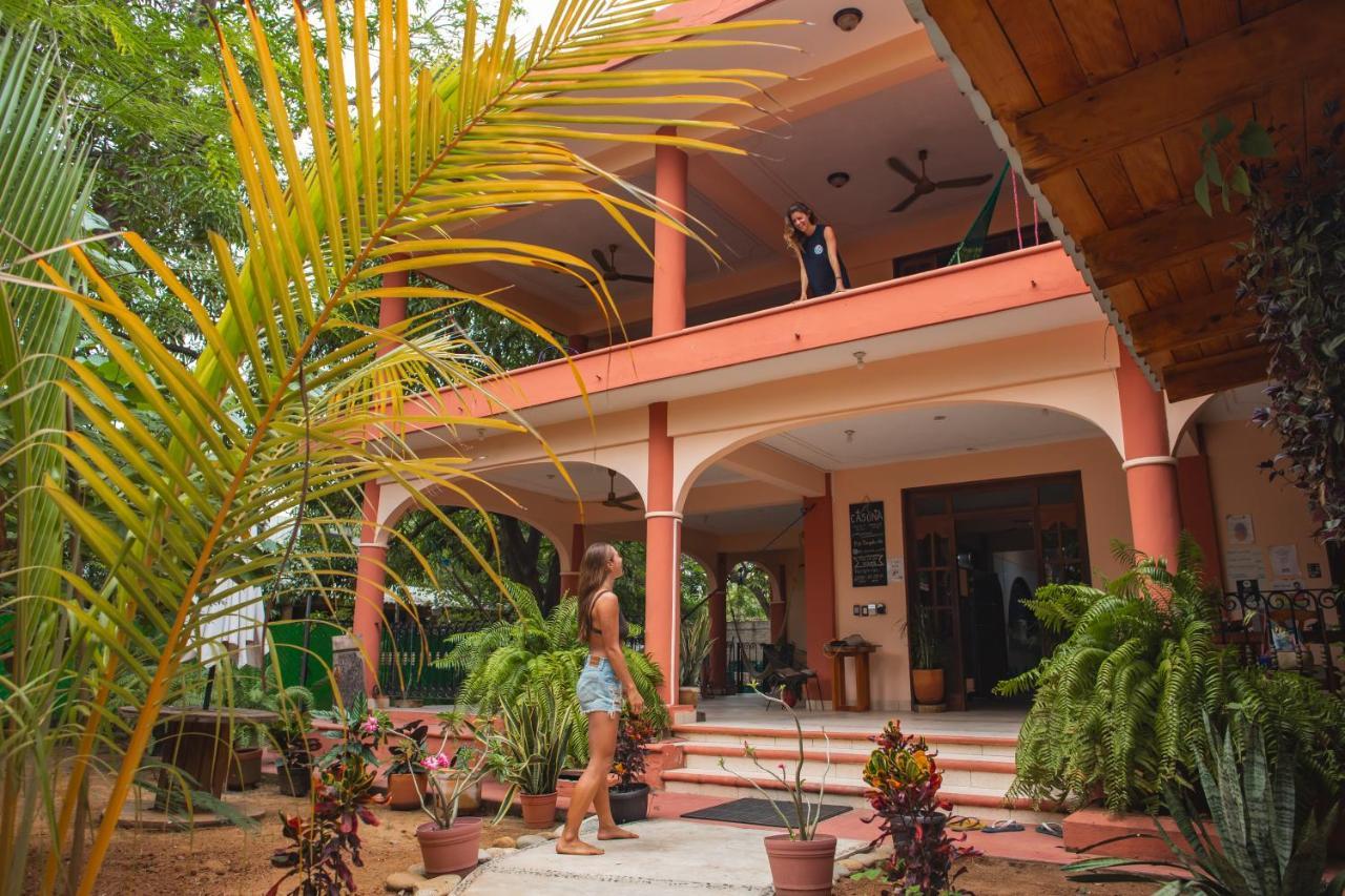 La Casona Hostel Пуэрто-Эскондидо Экстерьер фото
