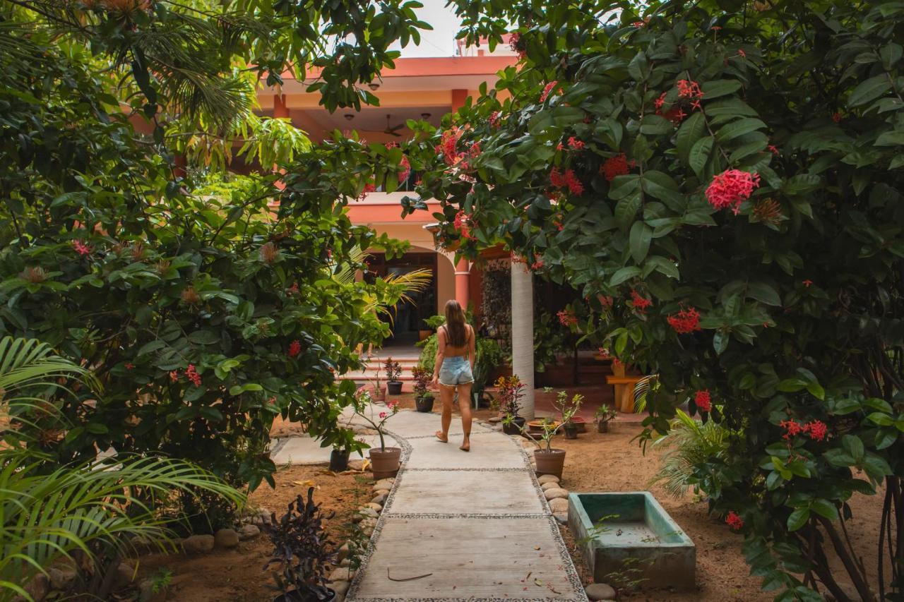 La Casona Hostel Пуэрто-Эскондидо Экстерьер фото