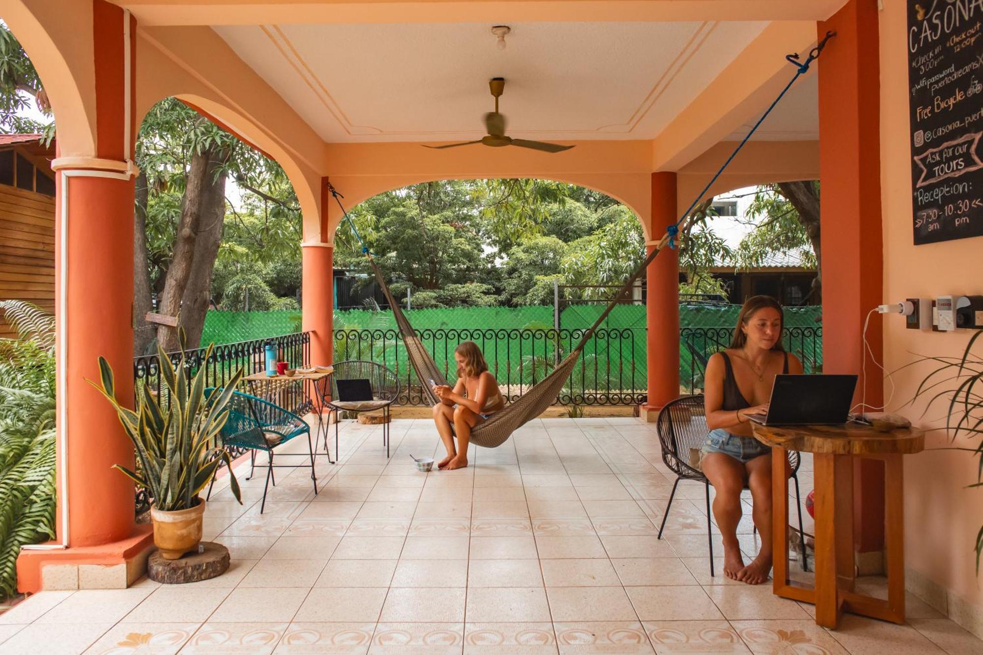 La Casona Hostel Пуэрто-Эскондидо Экстерьер фото